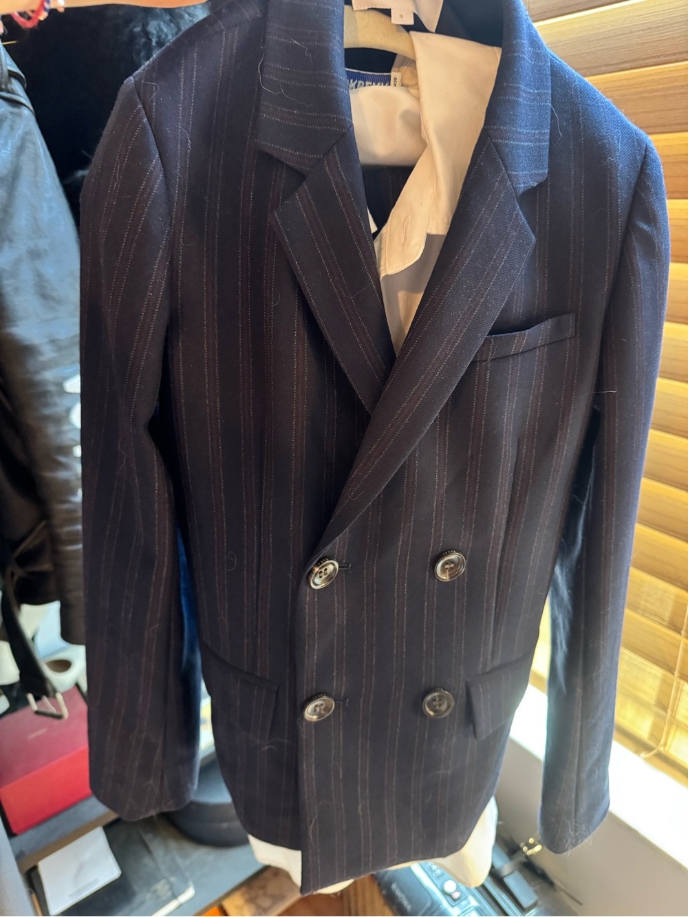 Gucci kids navy pinstripe suit set with gold logo label